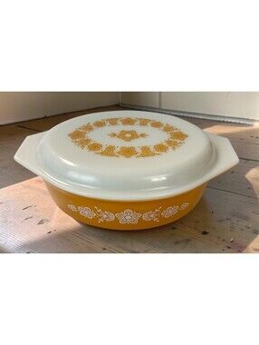 Vintage Pyrex Butterfly Gold Casserole Dish with Lid | #045 2.5 Qt Oval